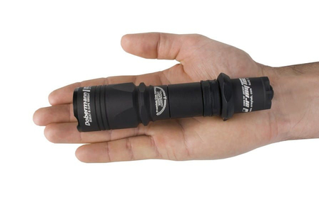 Latarka taktyczna Dobermann Pro warm XHP35 HI